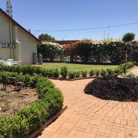 Club Boutique Hotel Cunnamulla Exterior photo
